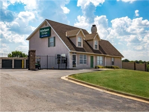 Extra Space Storage - 8286 - Overland Park - Farley St