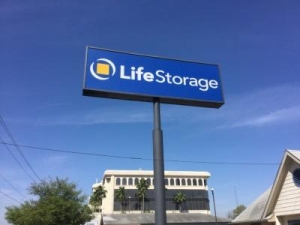Life Storage - Houston - 10114 Katy Freeway Picture of Life Storage - Houston - 10114 Katy Freeway