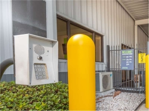 Extra Space Storage - 1677 - Gulf Breeze - McClure Dr - Photo 2