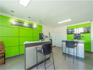 Extra Space Storage - 1677 - Gulf Breeze - McClure Dr - Photo 3