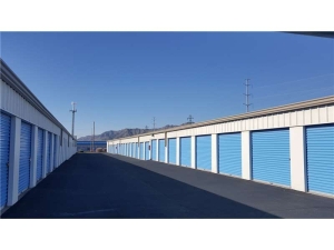 Extra Space Storage - 1768 - El Paso - Dyer St - Photo 4