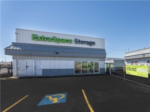 Extra Space Storage - 1768 - El Paso - Dyer St - Photo 6