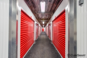 CubeSmart Self Storage - Bellerose - Photo 7