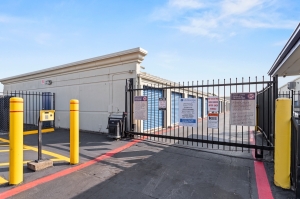 US Storage Centers - Houston - 8909 Hinman Street - Photo 5