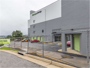 Extra Space Storage - 1380 - Alexandria - S Dove St