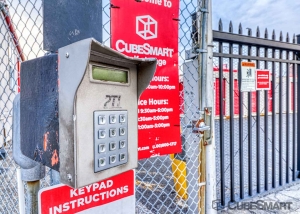 CubeSmart Self Storage - Philadelphia - 456 North Christopher Columbus Boulevard - Photo 2