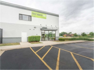 Extra Space Storage - 1108 - Crest Hill - Larkin Av - Photo 6