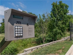 Extra Space Storage - 0672 - Deerfield - N Milwaukee Avenue - Photo 2