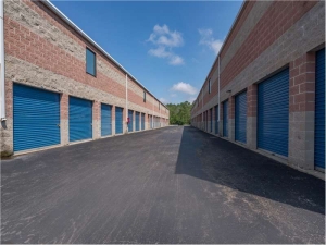 Extra Space Storage - 0672 - Deerfield - N Milwaukee Avenue - Photo 4