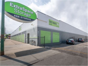 Extra Space Storage - 1710 - Chicago - Western Ave - Photo 6