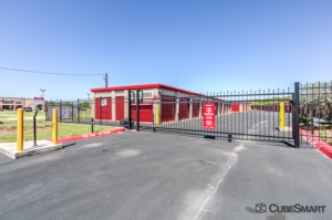 CubeSmart Self Storage - San Antonio - 7950 Bandera Rd Picture 7 of CubeSmart Self Storage - San Antonio - 7950 Bandera Rd - FindStorageFast.com