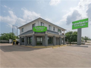 Extra Space Storage - 1309 - Ft. Worth - W. Rosedale St