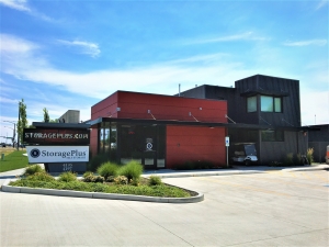 Storage Units at StoragePLUS - Eagle Rd. - 4195 North Eagle Road