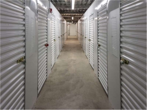 Extra Space Storage - 1099 - Milton - Adams St - Photo 5