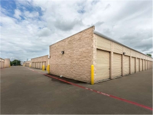 Extra Space Storage - 1604 - Plano - 14th Street - Photo 4