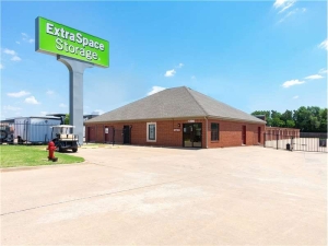 Extra Space Storage - 8711 - Oklahoma City - Classen Blvd