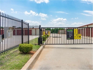 Extra Space Storage - 8714 - Oklahoma City - MacArthur Blvd - Photo 2