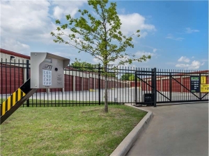 Extra Space Storage - 8719 - Oklahoma City - Quail Creek Rd - Photo 2