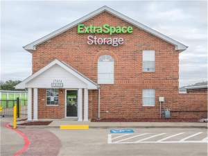 Extra Space Storage - 0236 - Dallas - 17854 Preston Rd - Photo 6