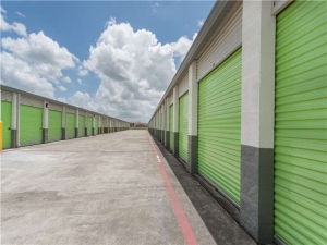 Extra Space Storage - 1763 - Pearland - Broadway St - Photo 4