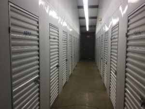 Life Storage - Hendersonville - New Shackle Island Road Picture of Life Storage - Hendersonville - New Shackle Island Road