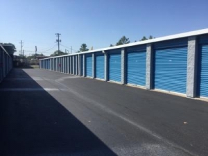 Life Storage - Hendersonville - New Shackle Island Road Picture of Life Storage - Hendersonville - New Shackle Island Road