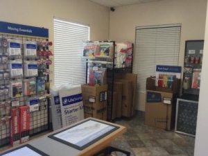 Life Storage - Hendersonville - New Shackle Island Road Picture of Life Storage - Hendersonville - New Shackle Island Road