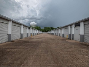 Extra Space Storage - 0318 - Sugar Land - Old Mill Rd - Photo 4