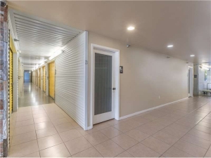 Extra Space Storage - 1490 - Houston - Space Center Blvd - Photo 4