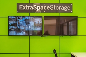 Extra Space Storage - 8851 - Chicago - N Milwaukee - Photo 7