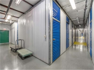 Extra Space Storage - 0565 - Addison - Addison Rd - Photo 5