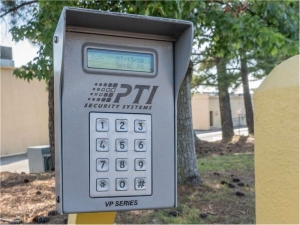 Extra Space Storage - 0712 - Richmond - West End Dr - Photo 2