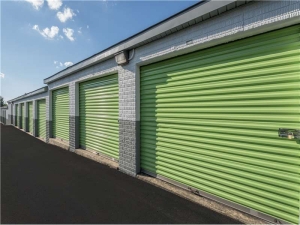 Extra Space Storage - 0712 - Richmond - West End Dr - Photo 4