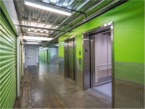 Extra Space Storage - 8615 - Portland - NE 72nd Ave - Photo 4