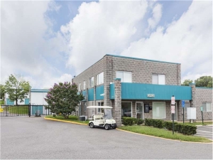 Extra Space Storage - 8522 - Chantilly - Mariah Court - Photo 1