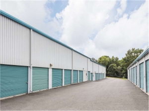 Extra Space Storage - 8522 - Chantilly - Mariah Court - Photo 4