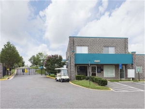 Extra Space Storage - 8522 - Chantilly - Mariah Court - Photo 6