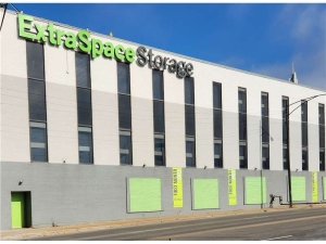 Extra Space Storage - 0685 - Chicago - W Fullerton Ave