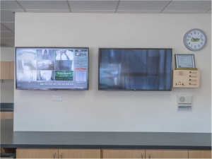 Extra Space Storage - 0685 - Chicago - W Fullerton Ave - Photo 7