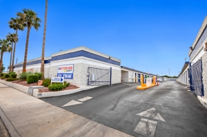 US Storage Centers - Las Vegas - Mojave - Photo 2