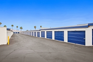 US Storage Centers - Las Vegas - Mojave - Photo 5