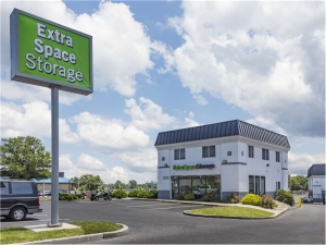 Extra Space Storage - 8093 - Maple Shade - Route 38 East
