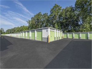 Extra Space Storage - 1707 - Savannah - 1060 King George Blvd - Photo 4