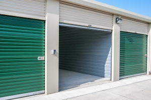 Lockaway Storage - Woodlake Picture of Lockaway Storage - Woodlake