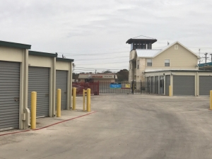 SmartStop Self Storage - San Antonio - 8239 Broadway Picture of SmartStop Self Storage - San Antonio - 8239 Broadway
