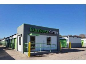 Extra Space Storage - 8967 - Houston - S Lake Houston Pkwy