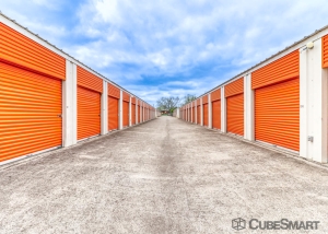 CubeSmart Self Storage - Taylor - 3706 N Main St - Photo 6