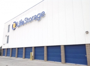 Life Storage - San Antonio - 16939 Nacogdoches Road Picture 3 of Life Storage - San Antonio - 16939 Nacogdoches Road - FindStorageFast.com