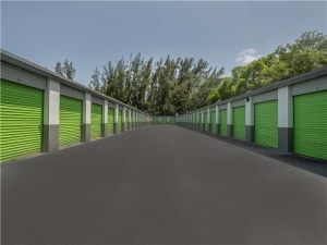 Extra Space Storage - 0205 - Davie - W State Rd 84 - Photo 4