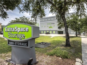 Extra Space Storage - 0545 - Tampa - W Cleveland St